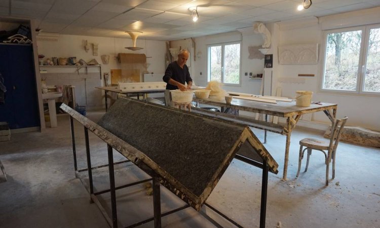 Travaux professionnel pour fabrication sur mesure de décors en staff - Saint-Victor-sur-Loire - PATRICK BÉCHAT
